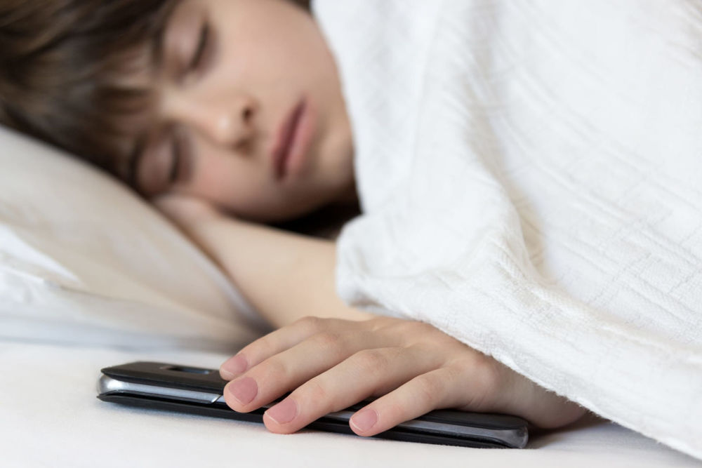 توصیه هایی برای استفاده از تلفن همراه قبل از خواب